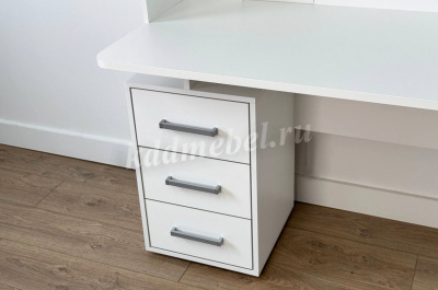 Стол компьютерный Лайт-2 с надстройкой (Белый)